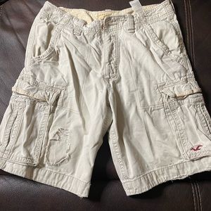Hollister White Cargo Shorts. Size 31.